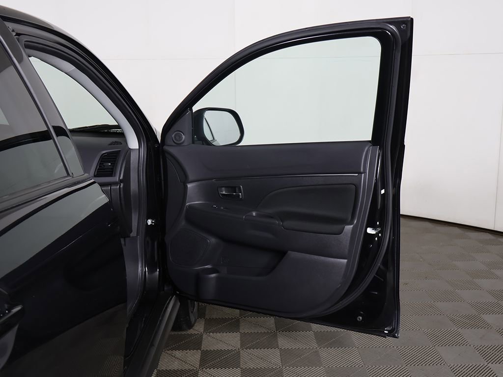 Used 2024 Mitsubishi Outlander Sport LE AWD/4WD image 17