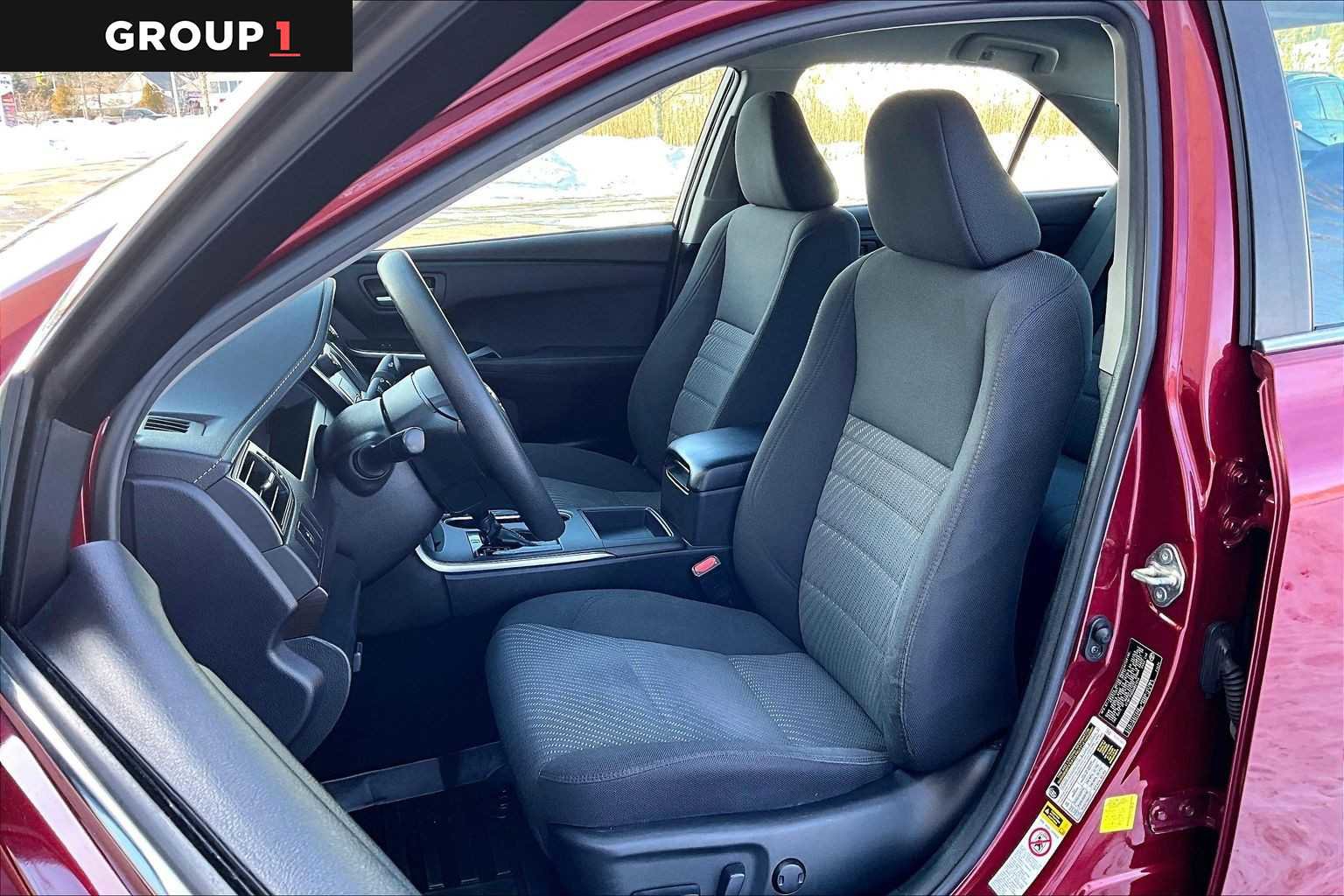 Used 2017 Toyota Camry LE image 9