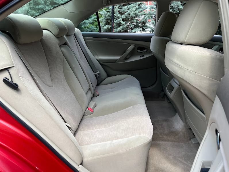Used 2011 Toyota Camry LE FWD image 38
