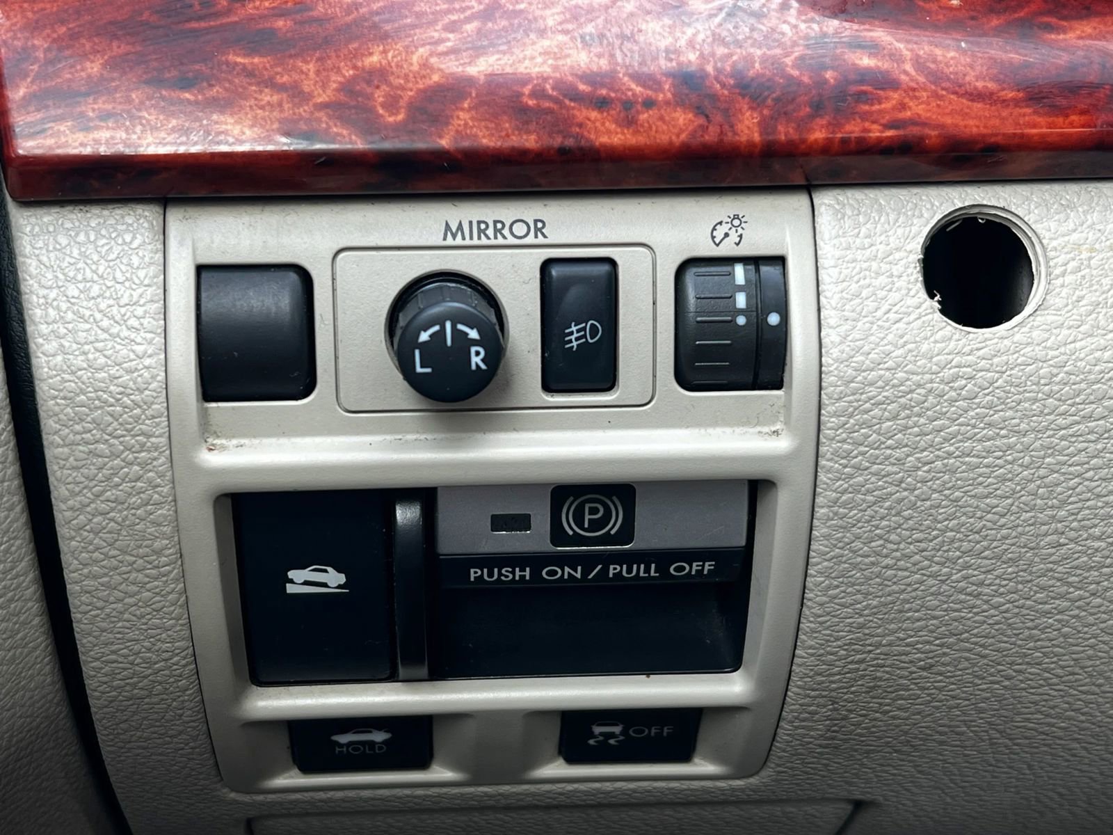 Used 2011 Subaru Legacy 2.5i Limited image 20