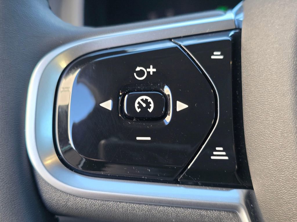 New 2025 Volvo S90 B6 Plus w/ Protection Package Premier image 33