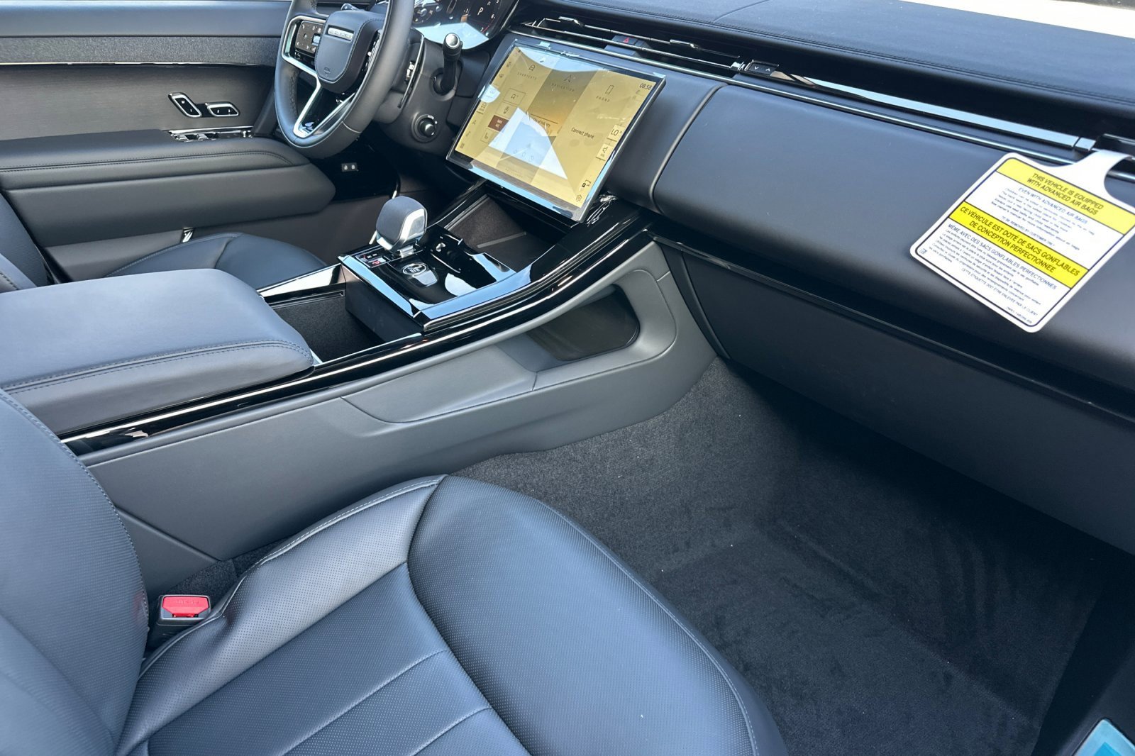New 2026 Land Rover Range Rover Velar Dynamic SE image 17