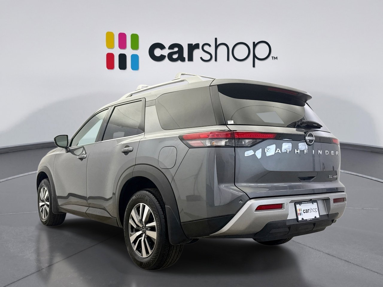 Used 2025 Nissan Pathfinder SL image 3