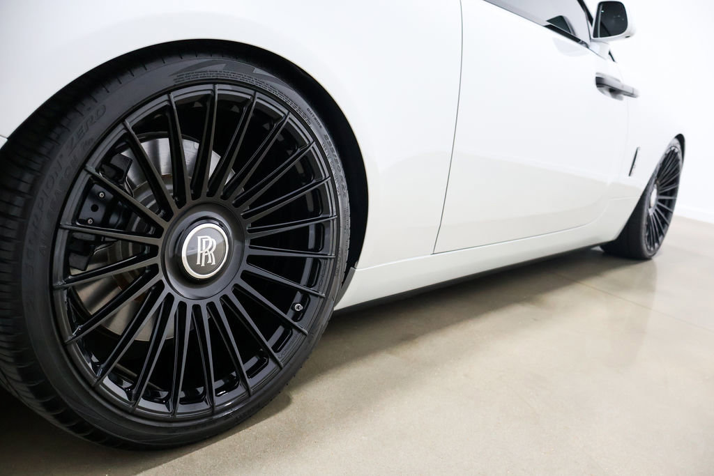 Used 2019 Rolls-Royce Dawn RWD image 34