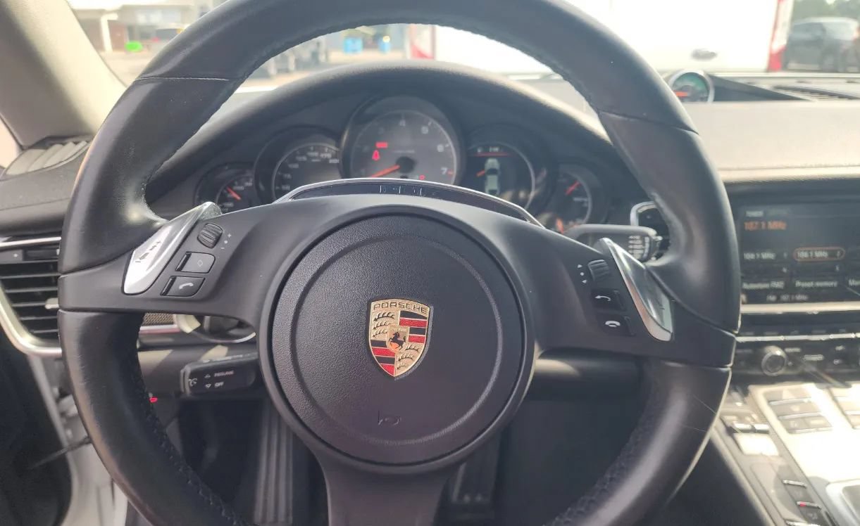 Used 2013 Porsche Panamera S RWD image 10