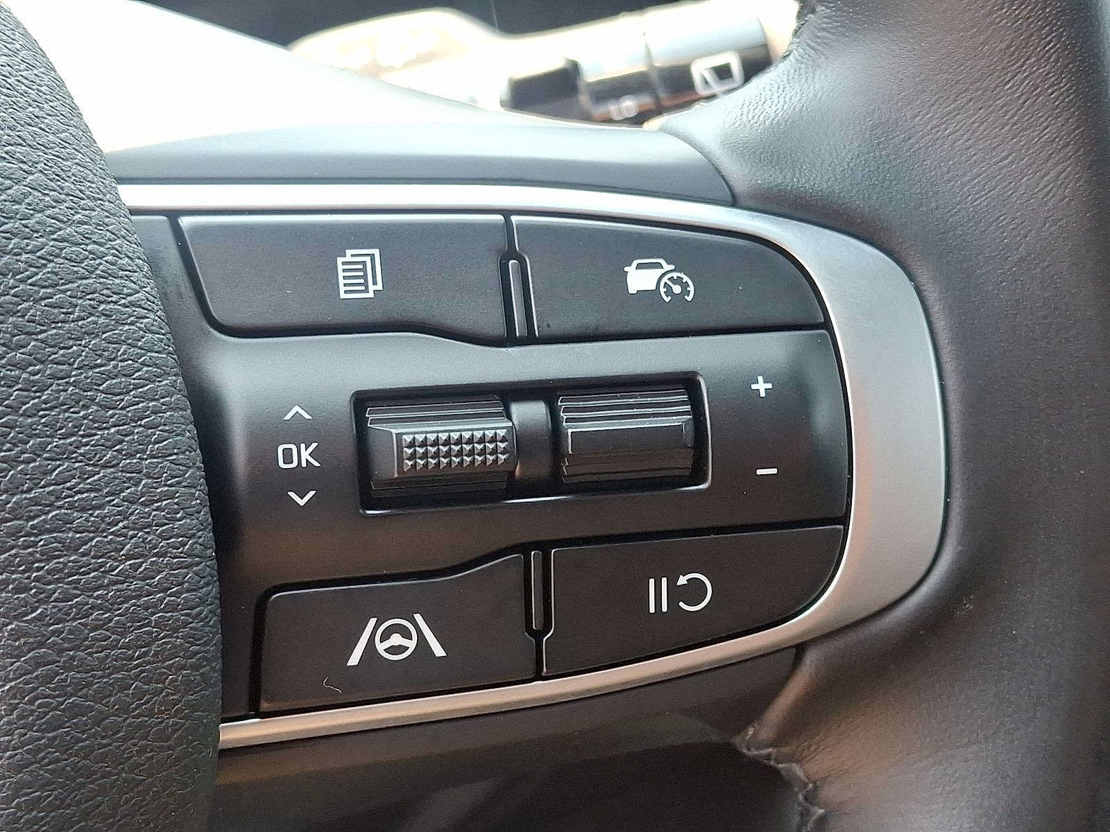 Used 2023 Kia Sportage X-Line w/ X-Line Premium Package AWD/4WD image 23