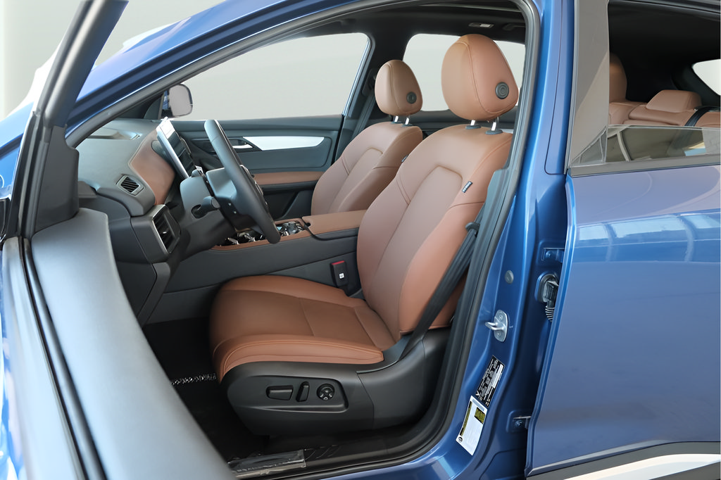 New 2025 VinFast VF 8 Plus AWD/4WD image 17