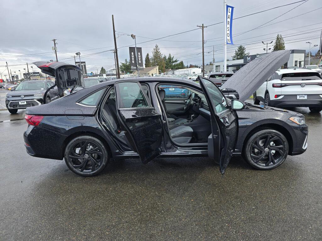 New 2026 Volkswagen Jetta SE image 18