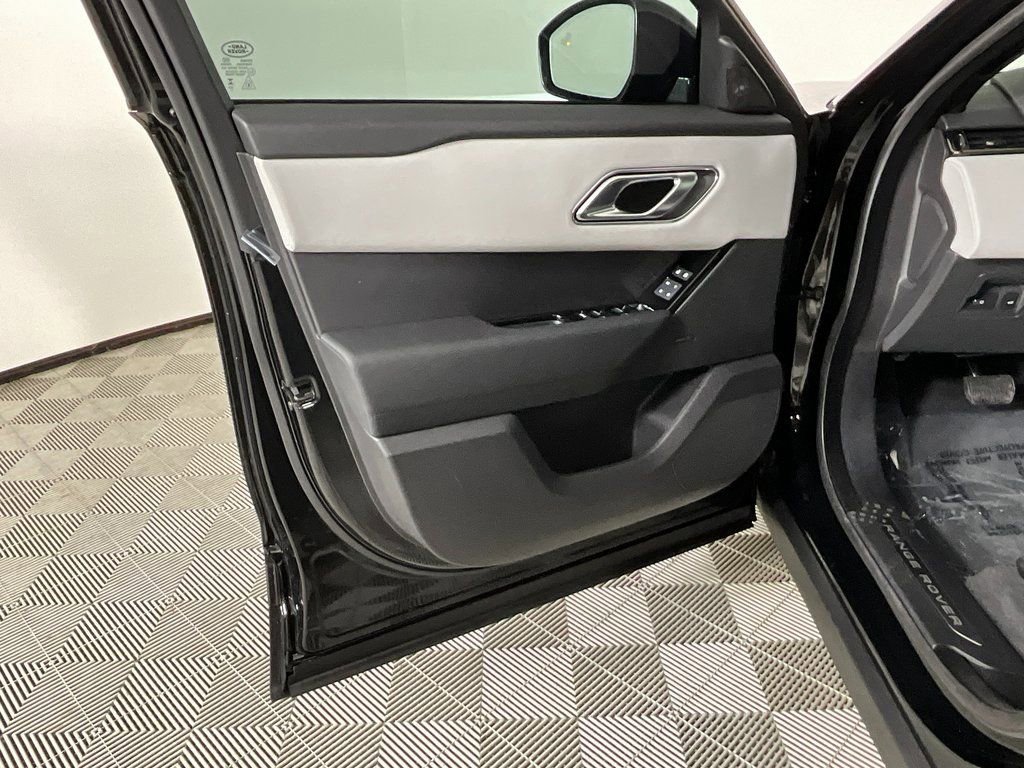 Used 2026 Land Rover Range Rover Velar S image 19
