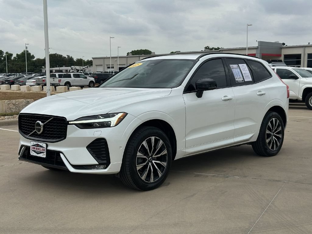 Used 2025 Volvo XC60 B5 Plus AWD/4WD image 7