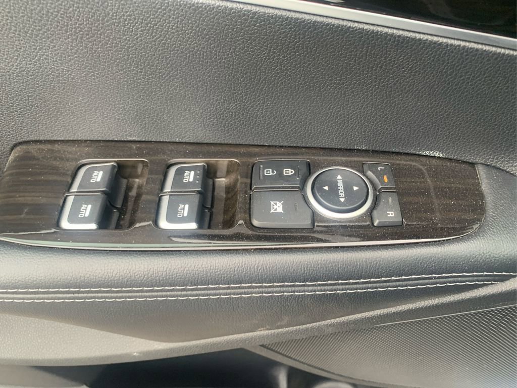 Used 2020 Kia Sorento LX image 29
