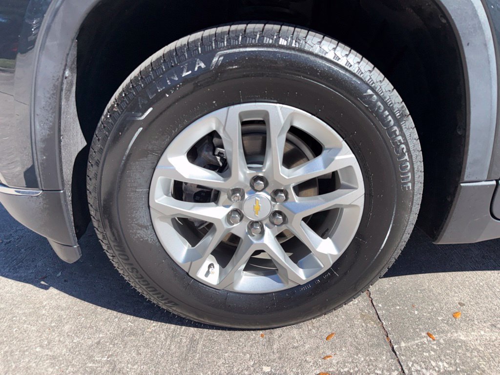 Used 2021 Chevrolet Traverse LT FWD image 38