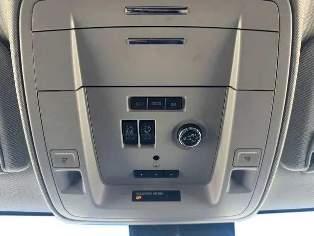 Used 2019 Chevrolet Suburban Premier w/ Premier Plus Edition AWD/4WD image 31