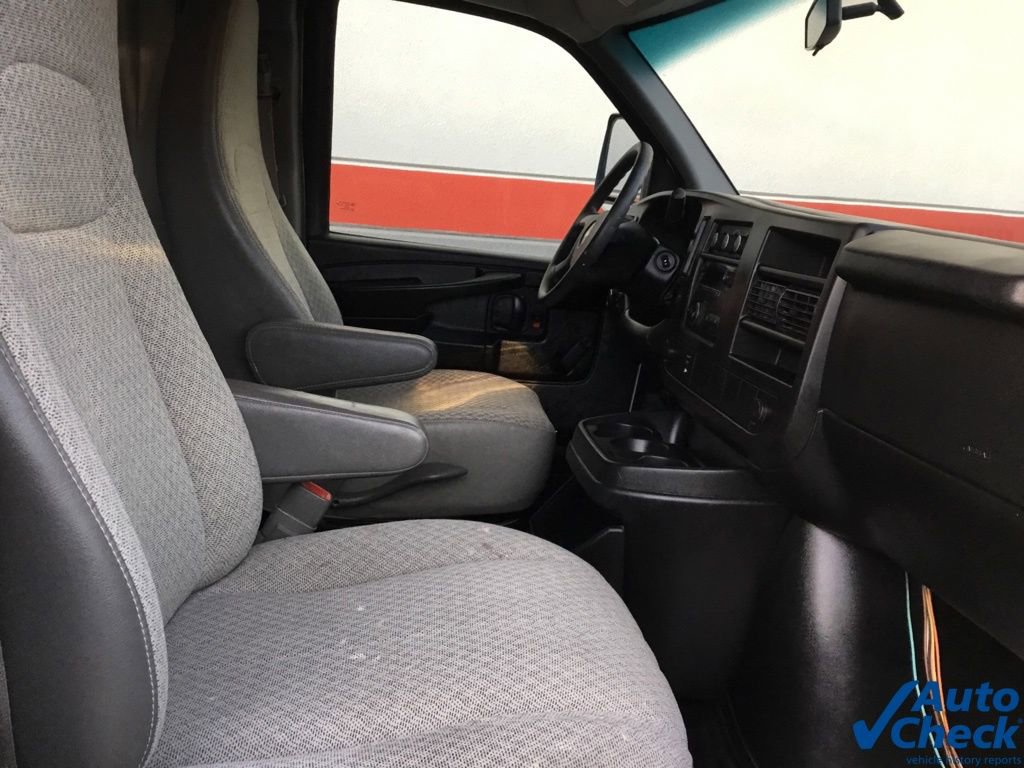 Used 2011 Chevrolet Express 3500 image 25