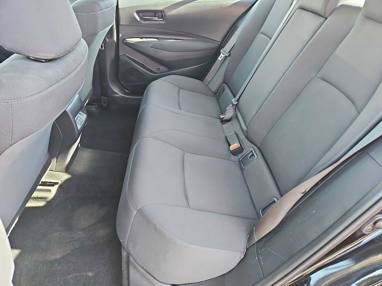 Used 2025 Toyota Corolla LE image 18