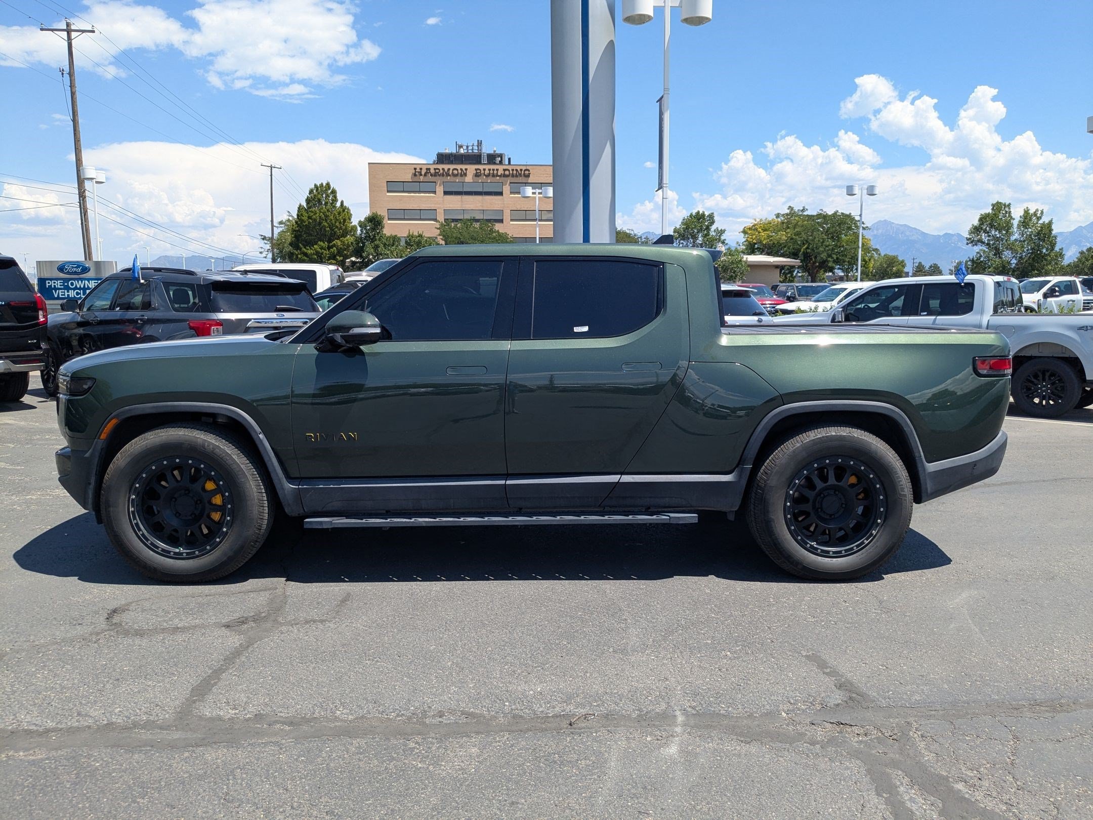 Used 2022 Rivian R1T Adventure AWD/4WD image 9