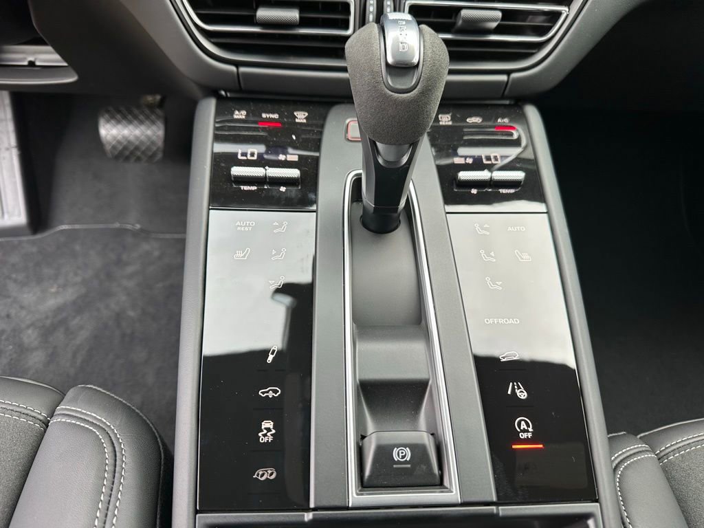 Used 2025 Porsche Macan GTS image 23