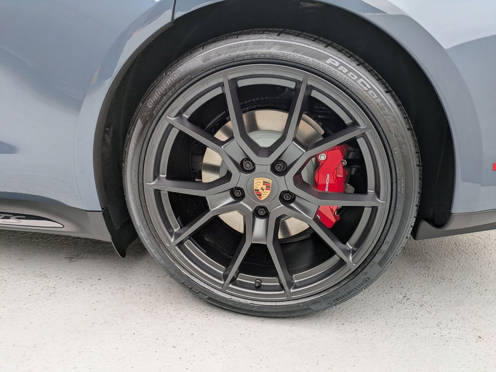 New 2026 Porsche Taycan GTS image 27