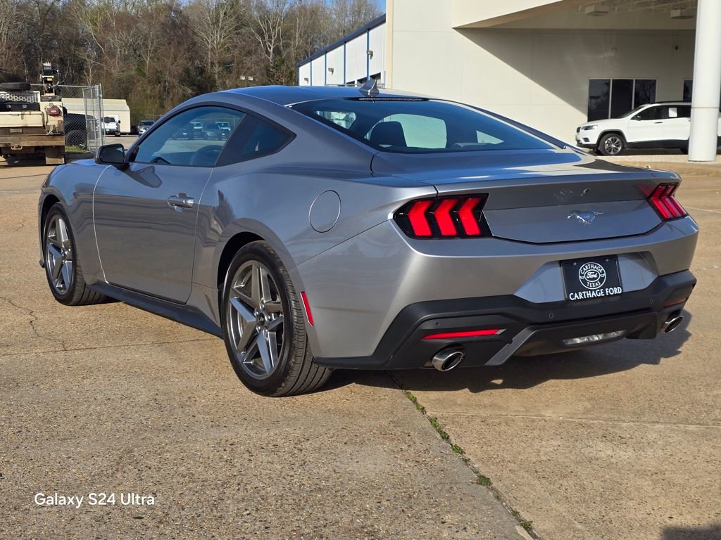 Used 2024 Ford Mustang EcoBoost image 3