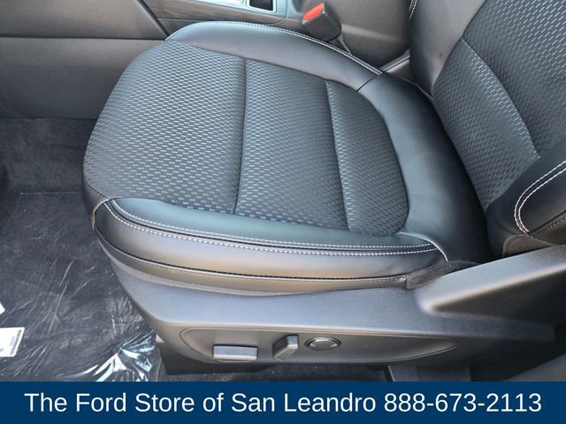 New 2025 Ford Escape SE image 17