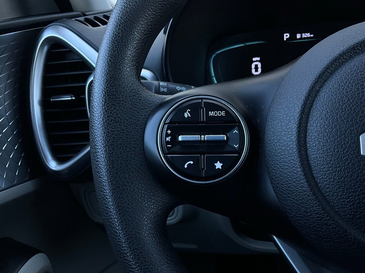 Used 2025 Kia Soul LX w/ LX Technology Package image 31