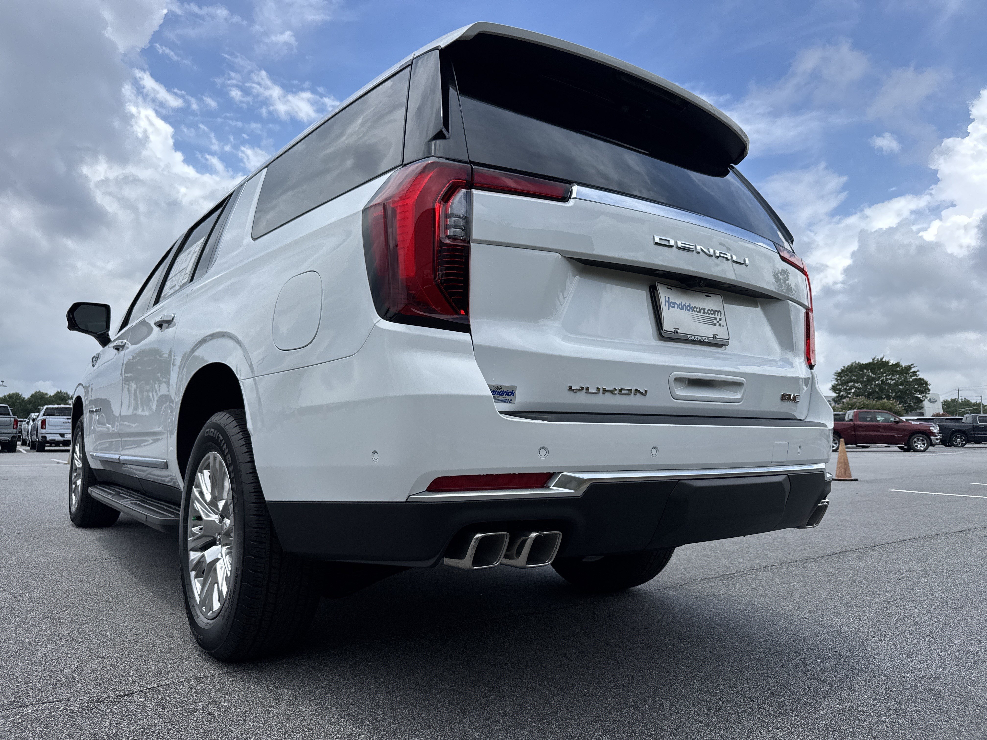 New 2026 GMC Yukon XL Denali AWD/4WD image 8