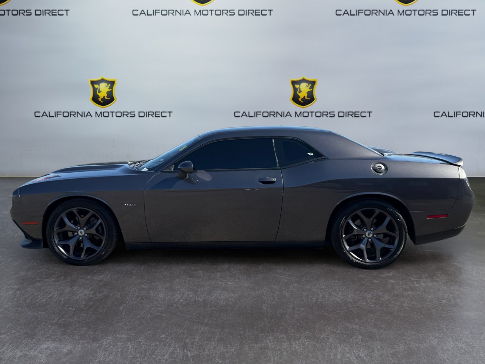 Used 2019 Dodge Challenger R/T RWD image 2