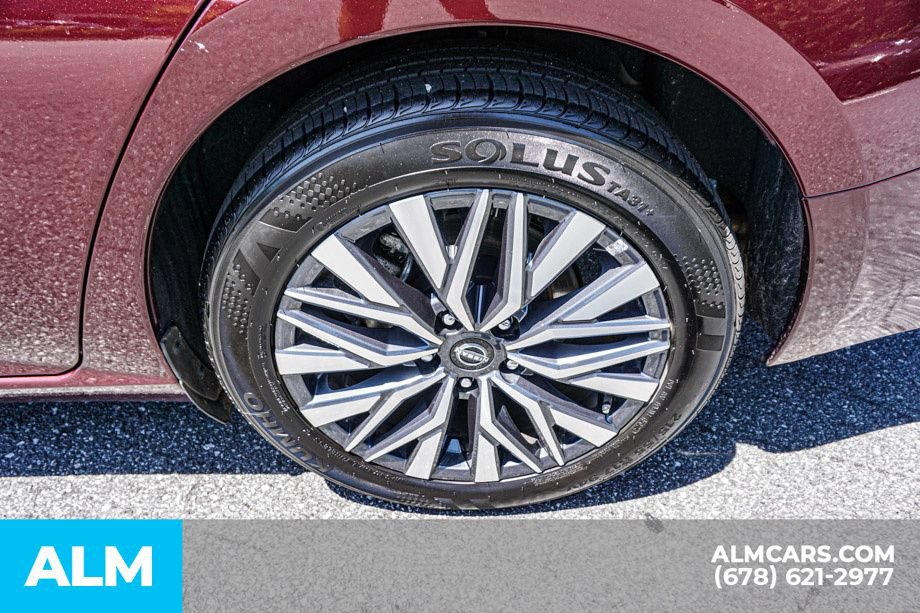 Used 2025 Nissan Altima 2.5 SV FWD image 16
