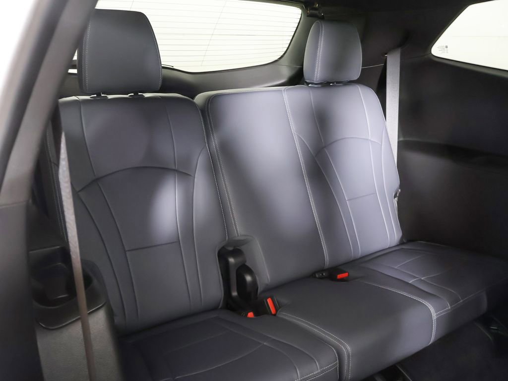 Used 2023 Buick Enclave Essence FWD image 33