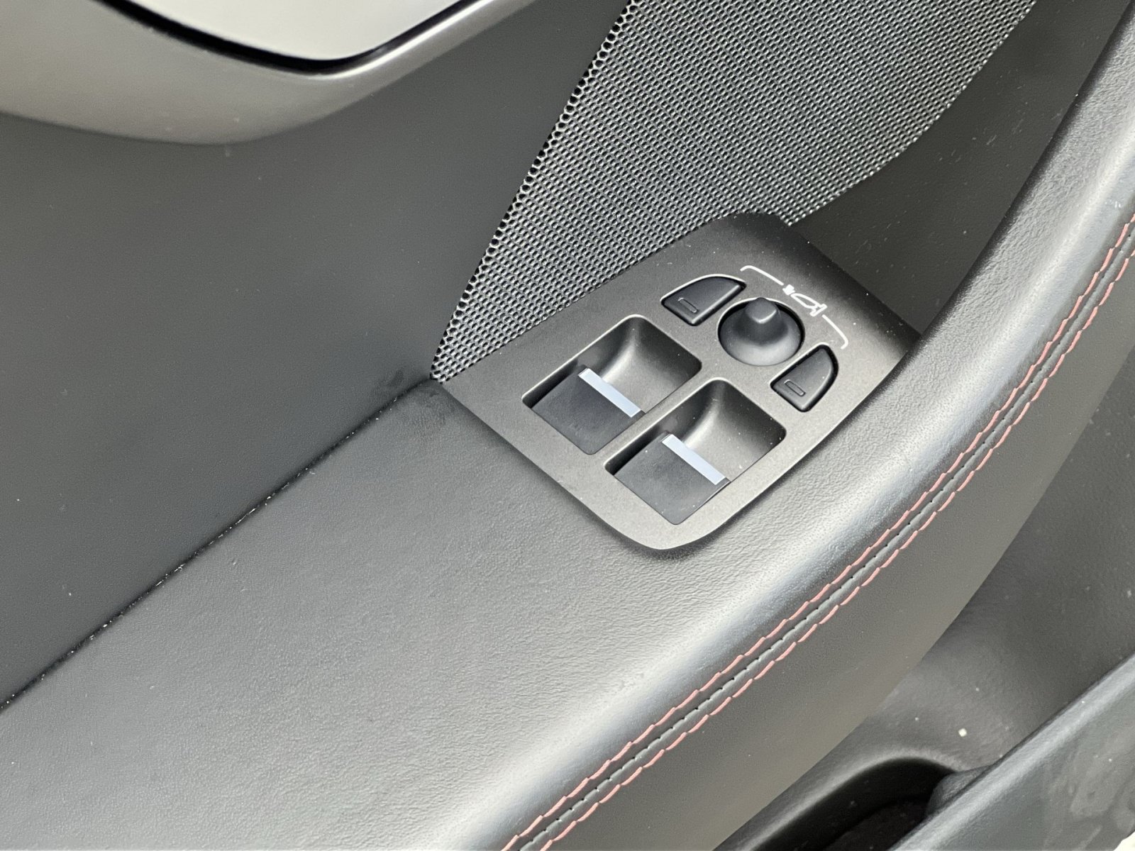 Used 2016 Jaguar F-TYPE Coupe RWD image 20