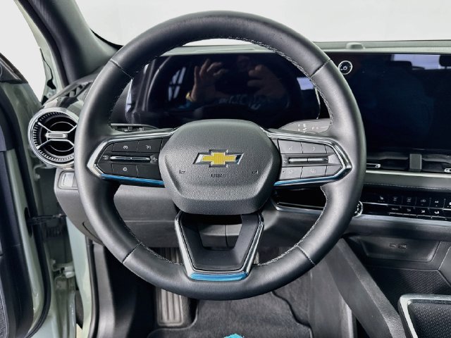 Used 2026 Chevrolet Equinox LT AWD/4WD image 12