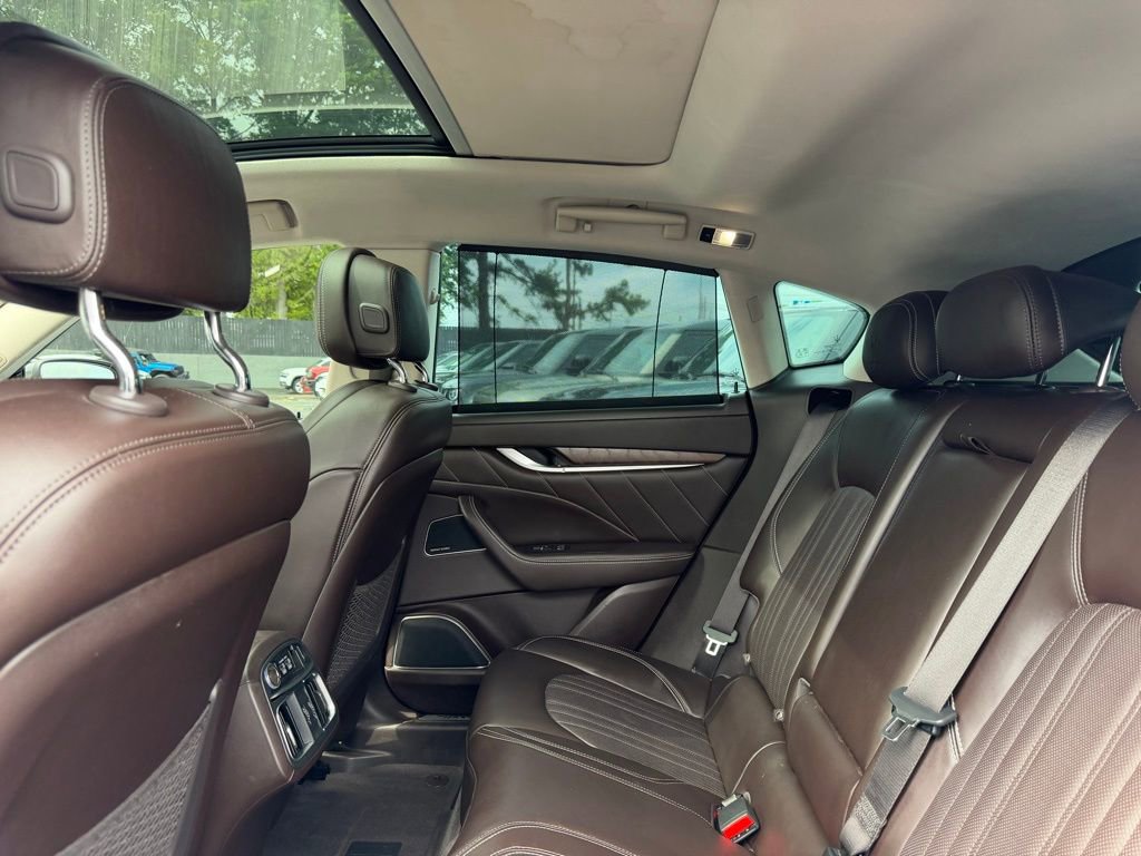 Used 2019 Maserati Levante GranLusso AWD/4WD image 26