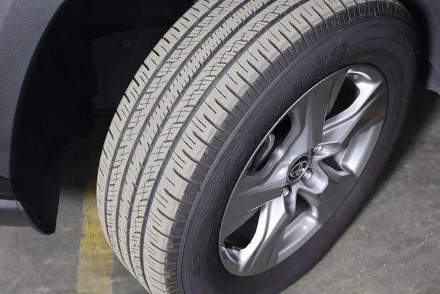 Used 2025 Toyota RAV4 XLE FWD image 36