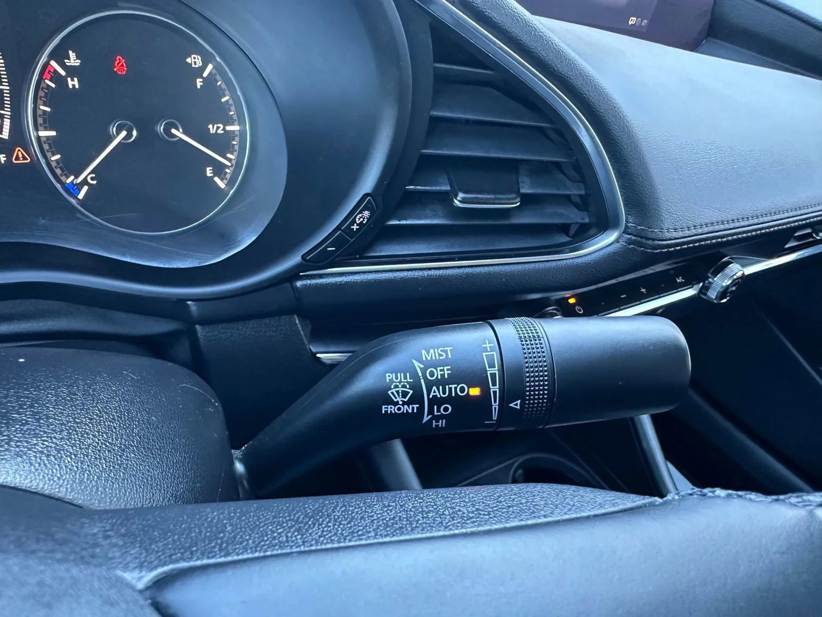 Used 2022 MAZDA MAZDA3 s image 23