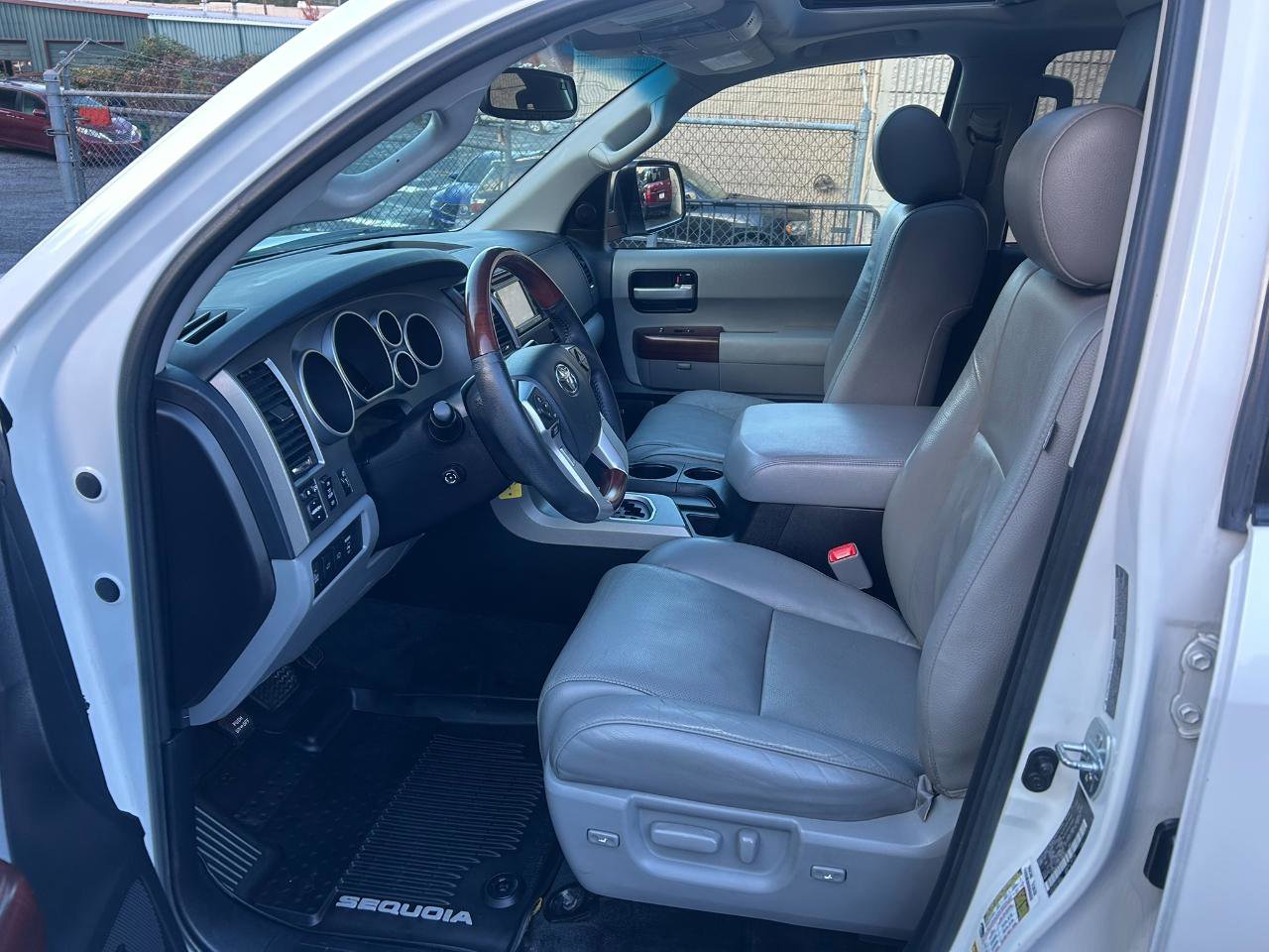 Used 2016 Toyota Sequoia Platinum image 13