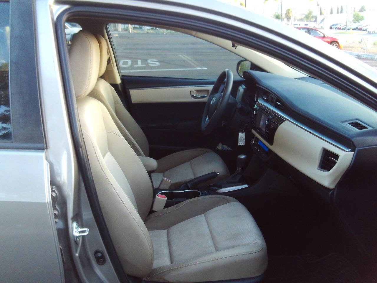 Used 2015 Toyota Corolla LE image 36