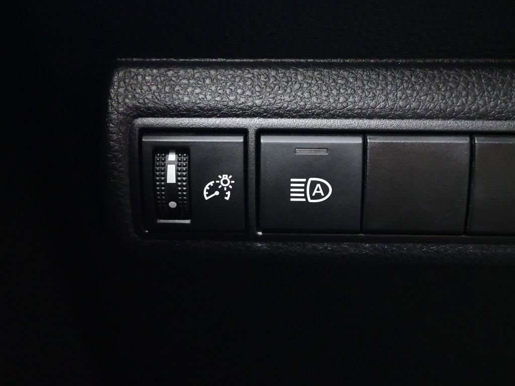 Used 2025 Toyota Corolla LE image 16