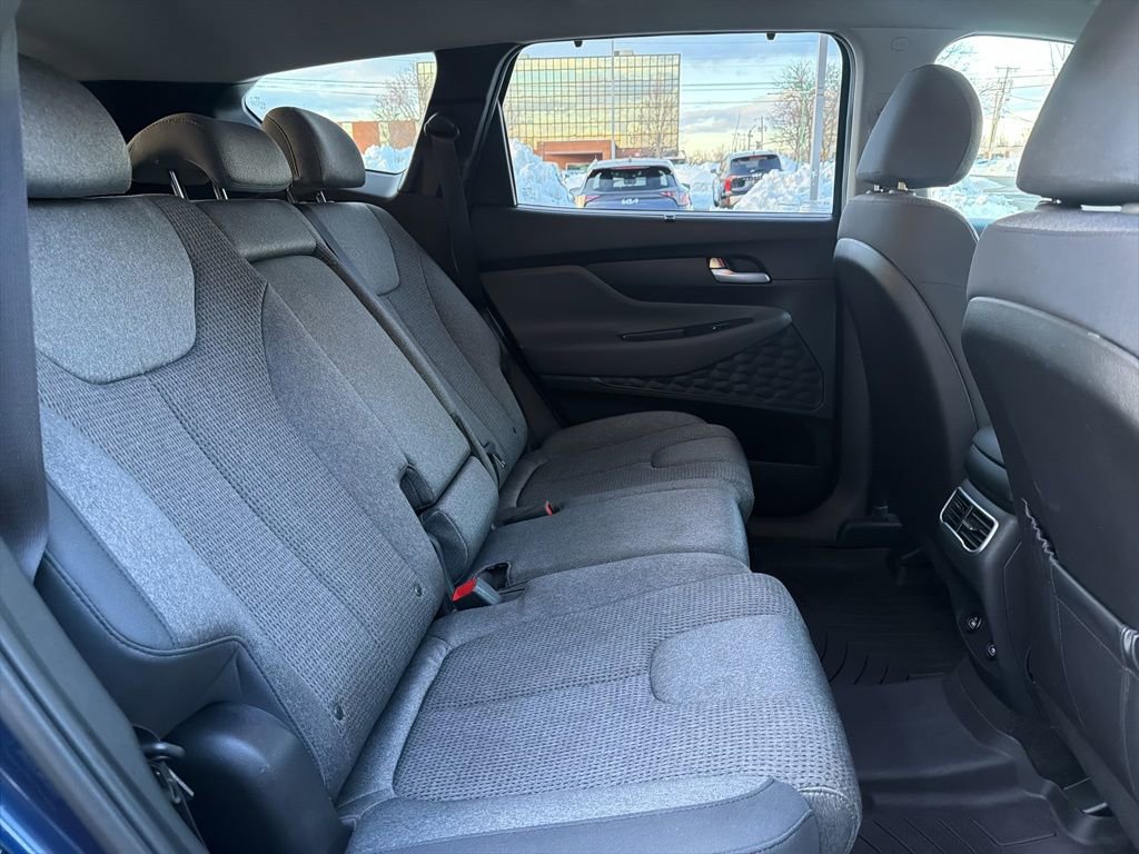 Used 2022 Hyundai Santa Fe SEL w/ Convenience Package image 14
