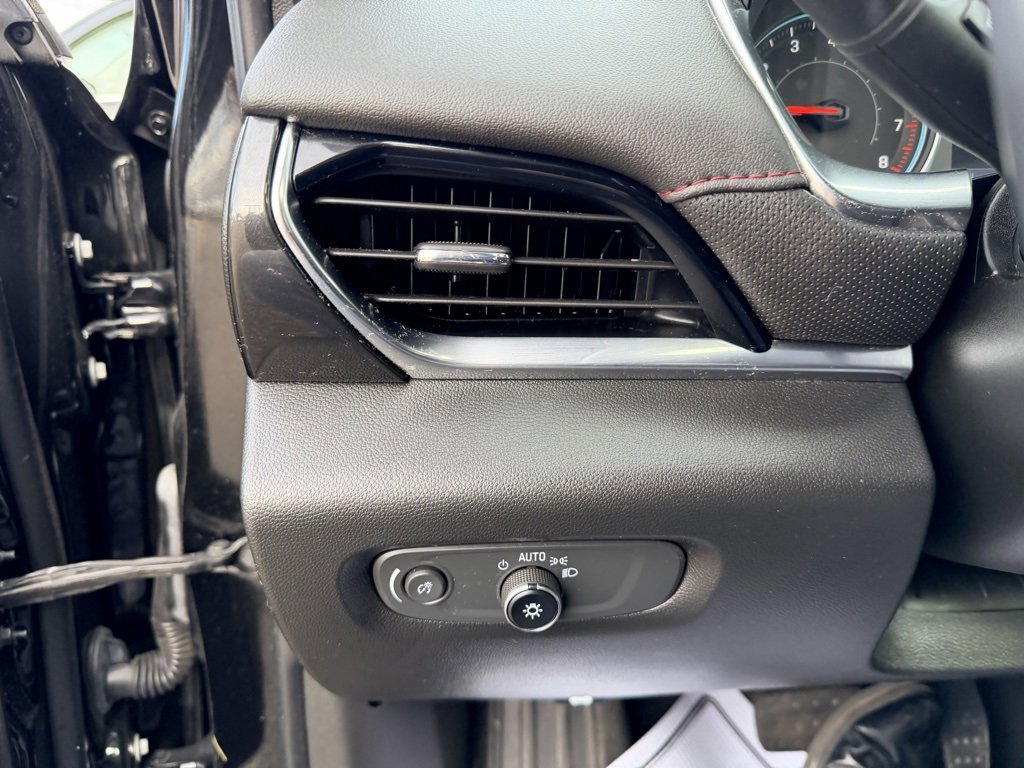 Used 2023 Chevrolet Traverse RS image 23