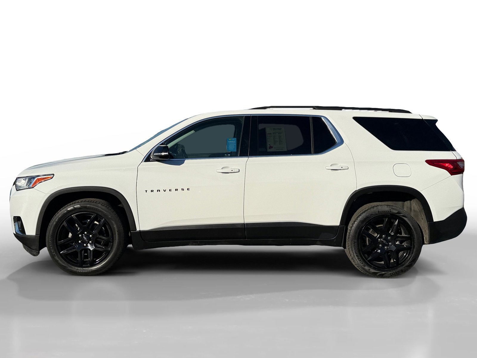 Used 2020 Chevrolet Traverse LT w/ LPO, Blackout Package image 2