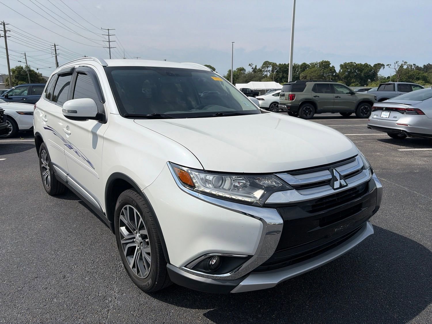 Used 2018 Mitsubishi Outlander SEL AWD/4WD image 1