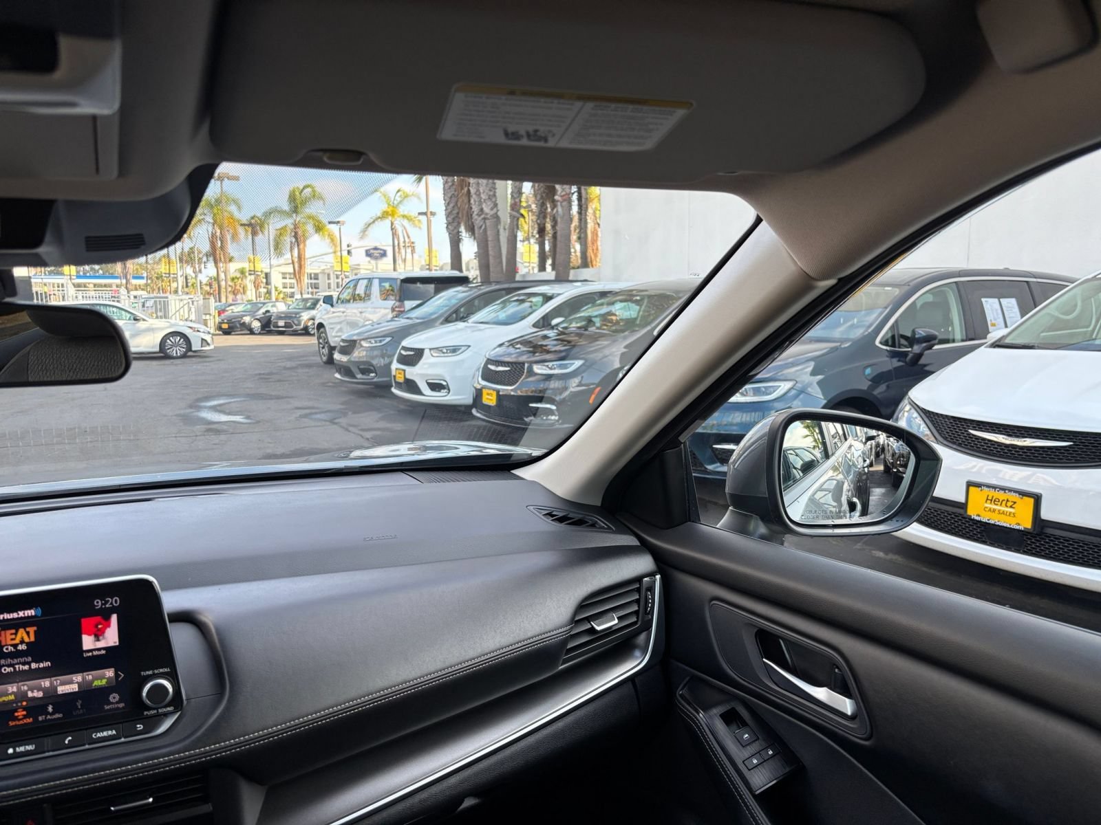 Used 2025 Nissan Rogue SV FWD image 36