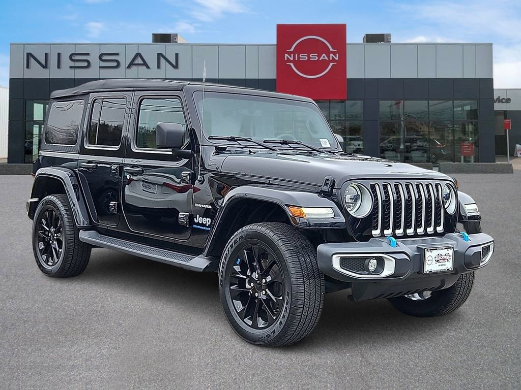 Used 2023 Jeep Wrangler Unlimited Sahara w/ Cold Weather Group AWD/4WD image 1