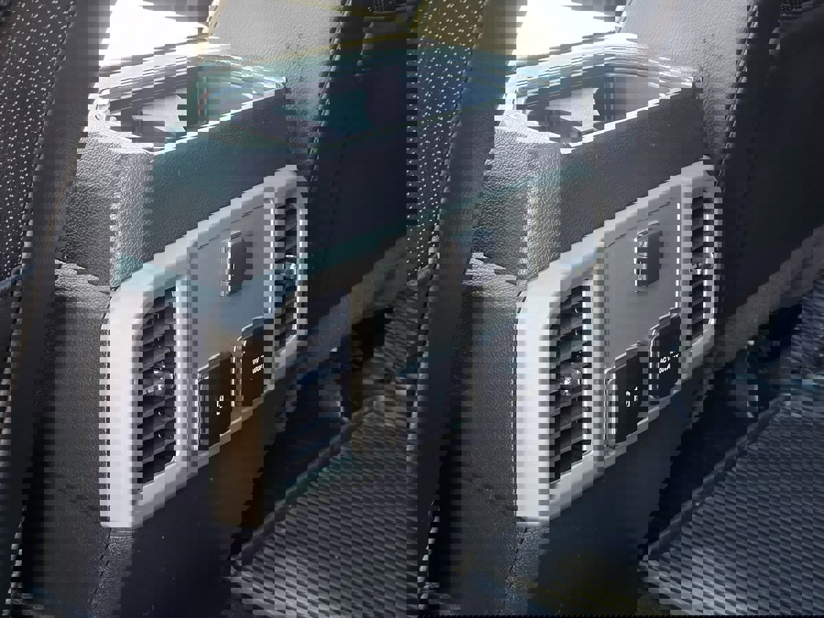 Used 2017 Ford F150 Lariat image 21