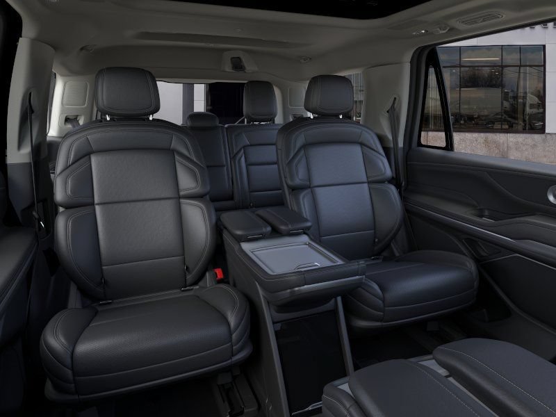 New 2026 Lincoln Navigator Reserve AWD/4WD image 11