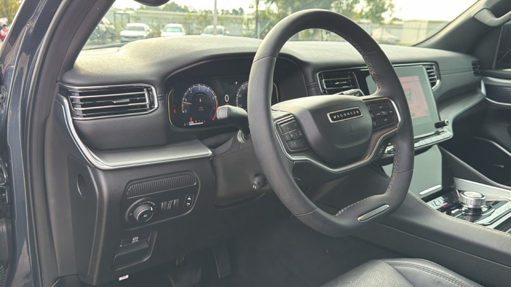 Used 2023 Jeep Wagoneer Series II AWD/4WD image 17