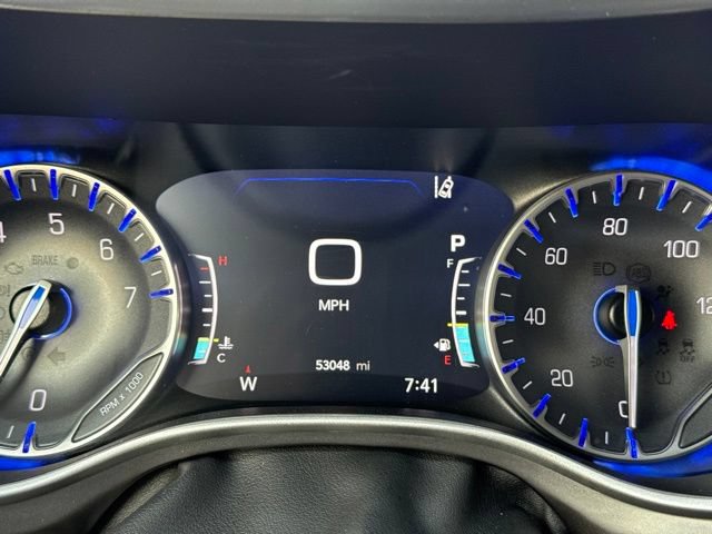 Used 2024 Chrysler Pacifica Touring-L FWD image 27