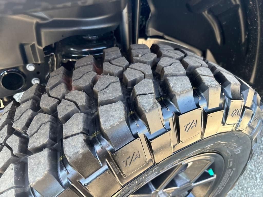 New 2025 Jeep Gladiator Sport image 30