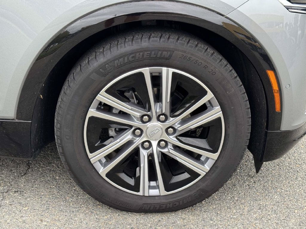 Certified 2024 Cadillac Lyriq Luxury AWD/4WD image 7