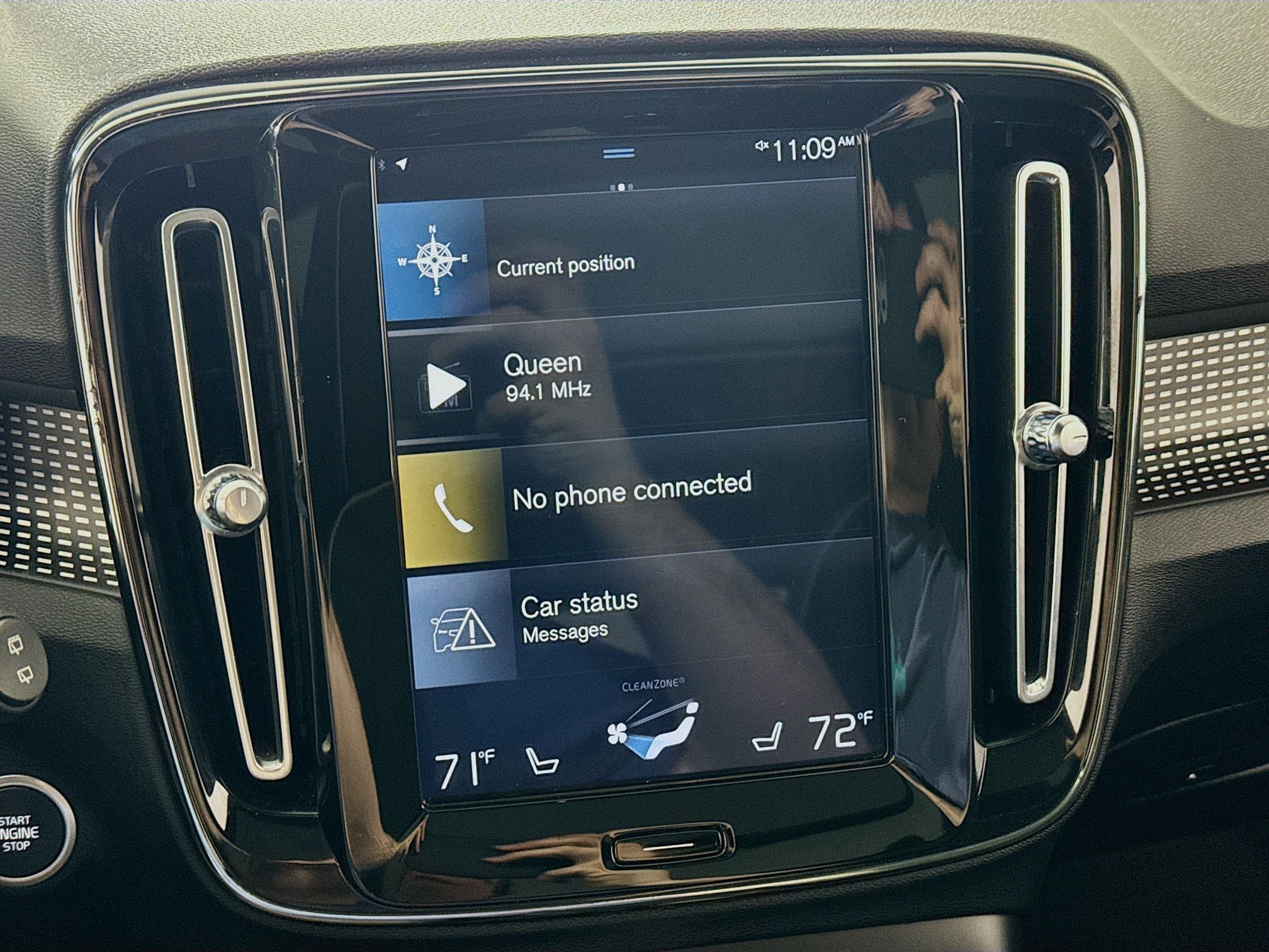 Used 2021 Volvo XC40 T5 R-Design w/ Protection Package Premier image 18